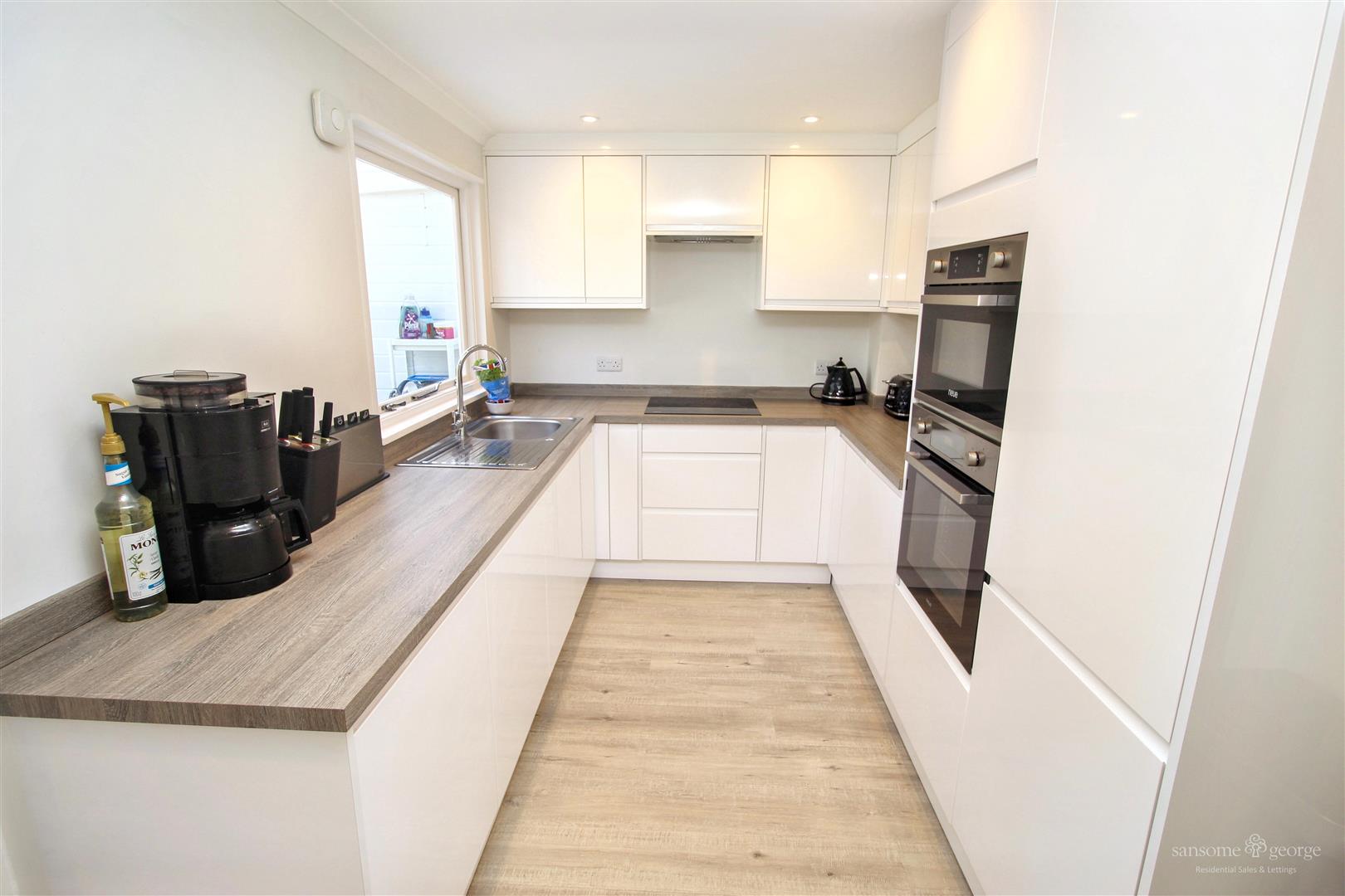 Meadow Way, Theale, Reading